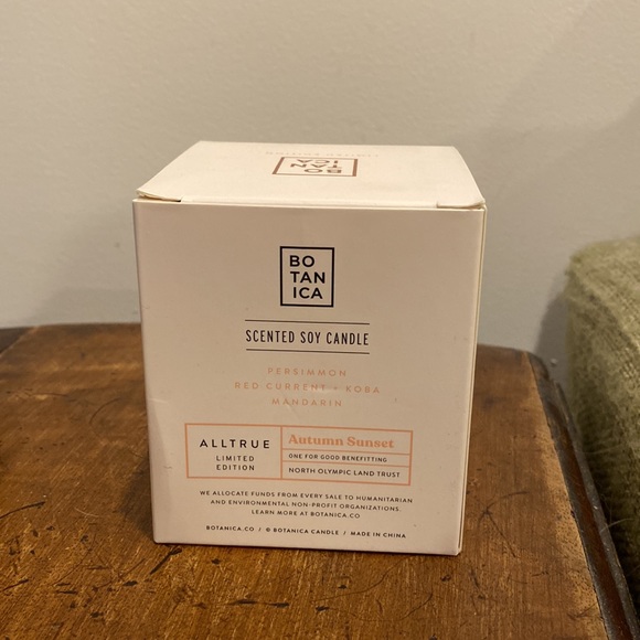 Botanica Speckled Ceramic Candle - Picture 3 of 5